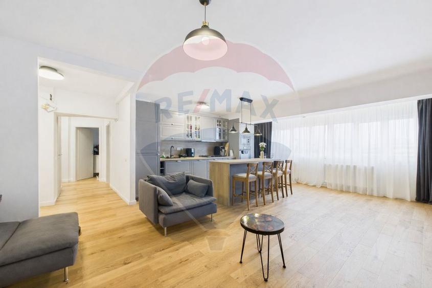 Apartament 4 Camere Ultrafinisat | Etaj 12/12 | 2 Bai | Bd. Chisinau - 1