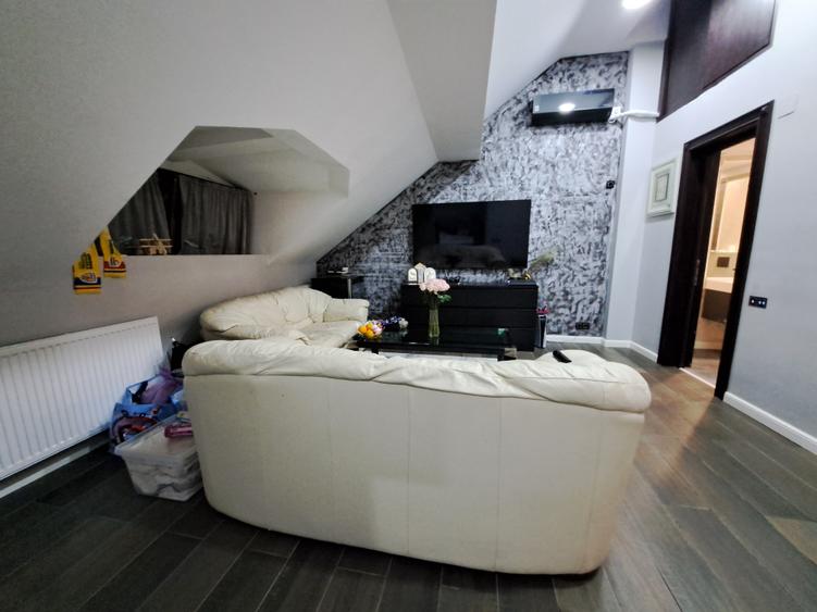 APARTAMENT 5 CAMERE CU SCARA INTERIOARA IN VILA - ANVELOPATA TERMIC ANUL CURENT - 43