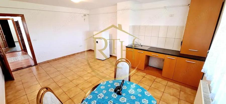 Oferim spre inchiriere, Apartament spatios, 4 camere, pentru locuit sau Firme - 8