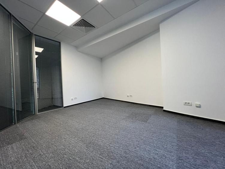 Comision 0 Spațiu birouri 140 mp, luminos, lift și recepție Bd. Dacia - 4
