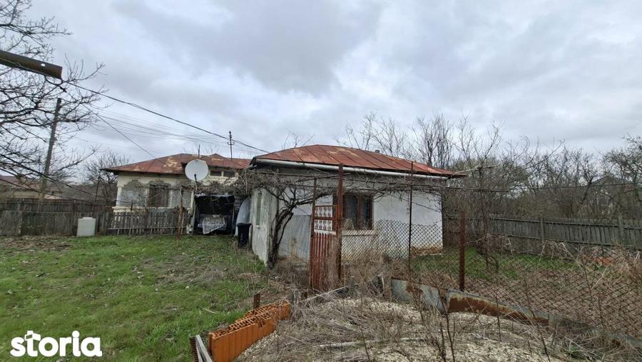 Casa de renovat cu teren 2570 mp in loc. Teiu jud. Arges - 8