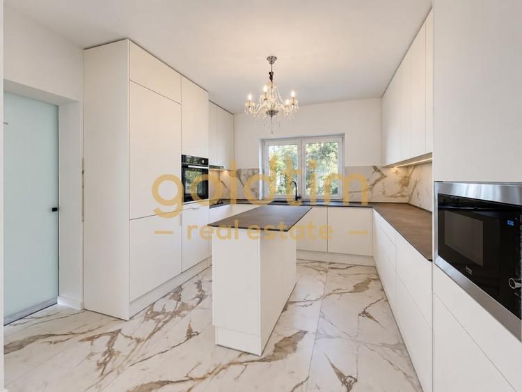 Duplex cu 5 camere cu Canalizare în Iancu Nicolae