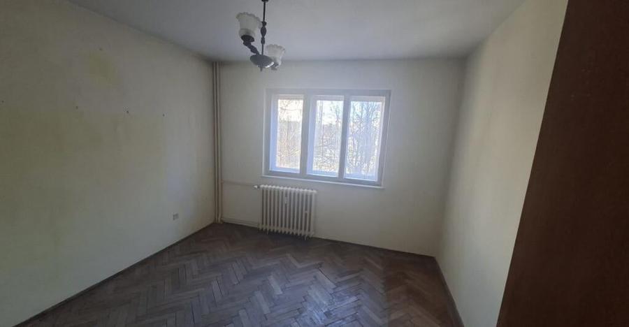 Apartament 4 camere de vanzare Ploie?ti, Bld. Republicii - 5