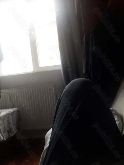 Inchiriez 1 loc ( camera are 2 loc si in alt loc locueste alta persoana) in apartament garsoniera c - 2