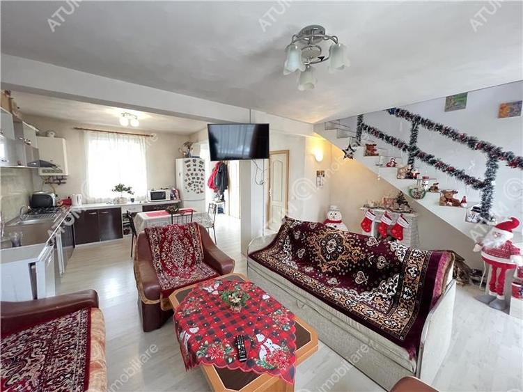 Casa 3 camere 2 bai terasa si curte zona Calea Cisnadiei din Sibiu - 2
