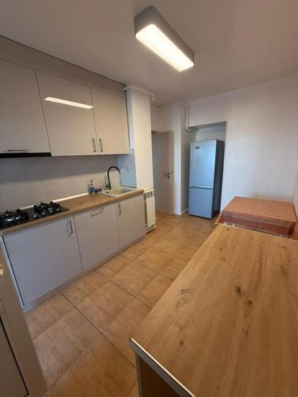 Inchiriez apartament complet renovat - 9