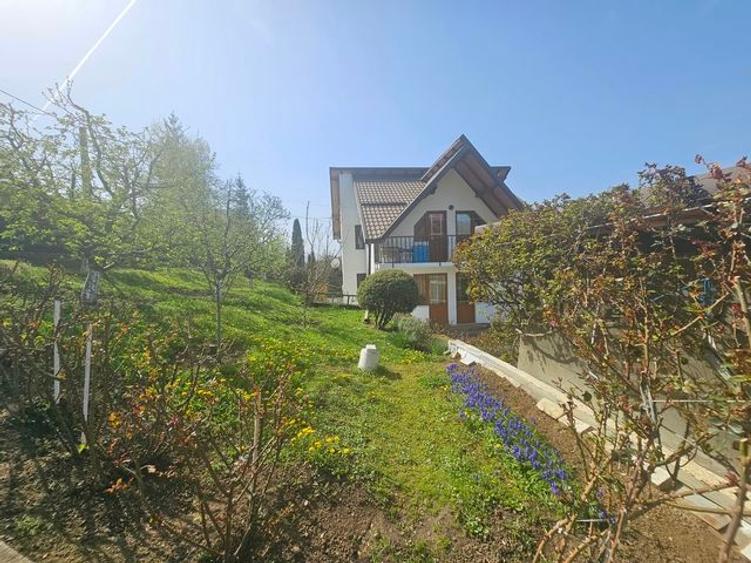 VILĂ ELEGANTĂ CU PRIVELIȘTE DEOSEBITĂ – VALENII DE MUNTE - 10