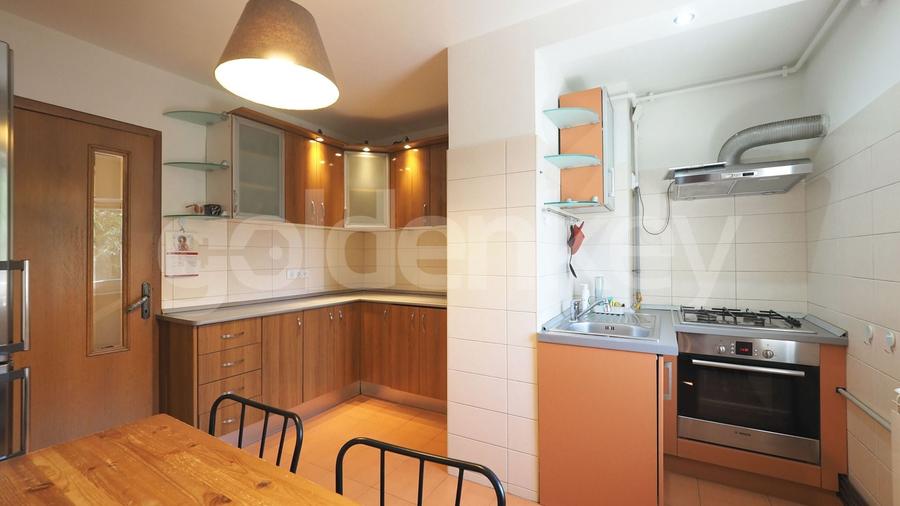 Apartament cu 3 camere decomandat, mobilat în Aviației