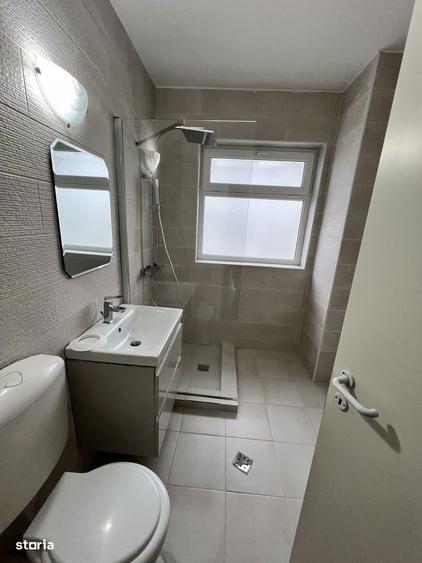 Apartament cu 3 camere semidecomandat, mobilat în Calea Poplăcii