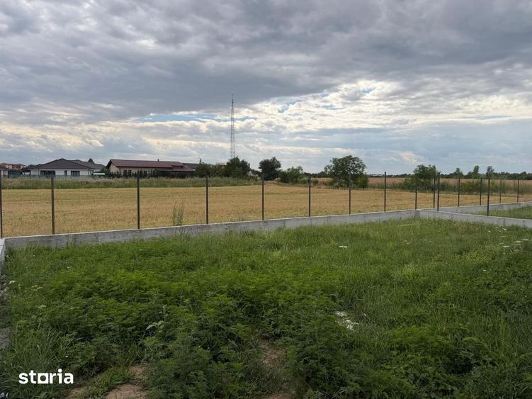 Casă cu 4 camere cu Teren 500 Mp în Central