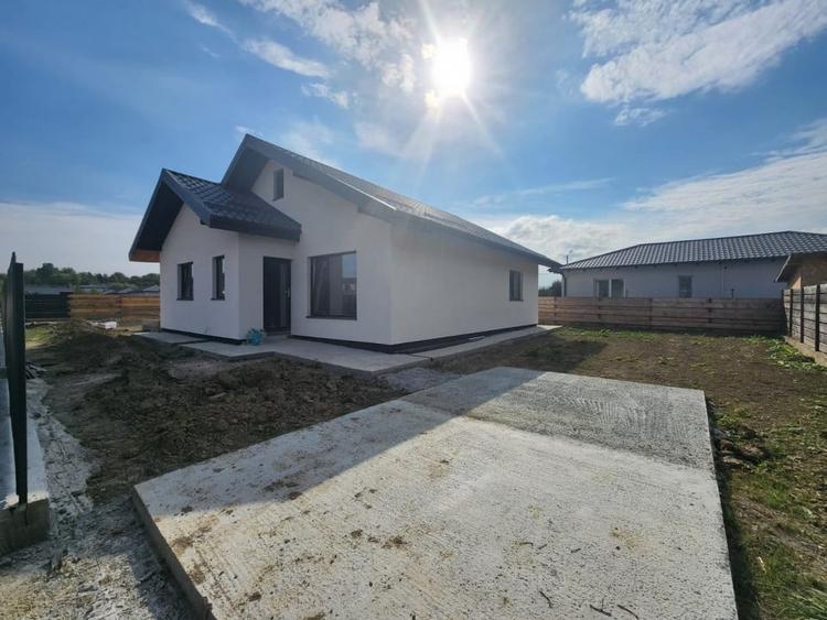 CASA INDIVIDUALA LUNCA CETATUII , 3 CAMERE SI 2 BAI , 500 MP TEREN - 1