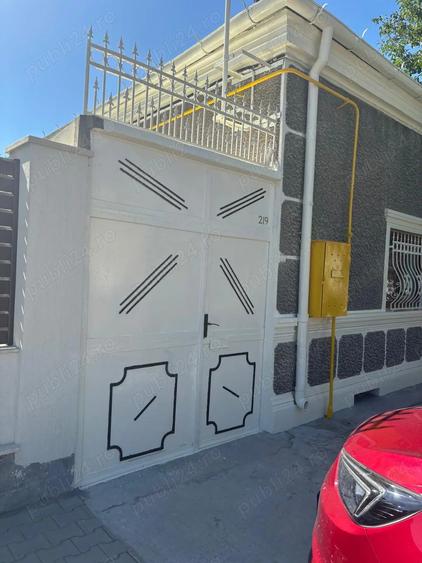 Casa de vanzare din caramida cu 5 camere , baie, bucatarie, beci , in perfevta stare. - 1