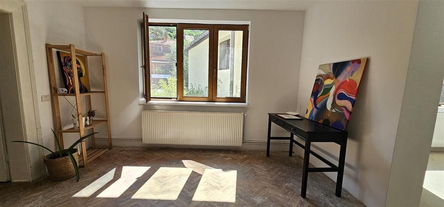 Casa cu curte si parcare in Schei - 11