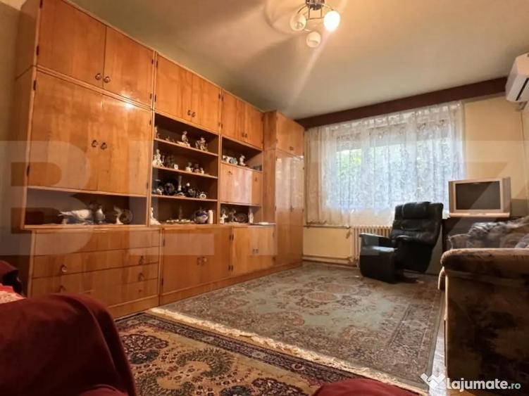 Apartament de vanzare, decomandat cu 3 camere, zona Dacia - 5