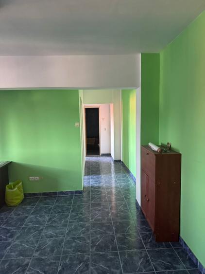 De vânzare – Apartament 3 camere- Câmpulung - 2