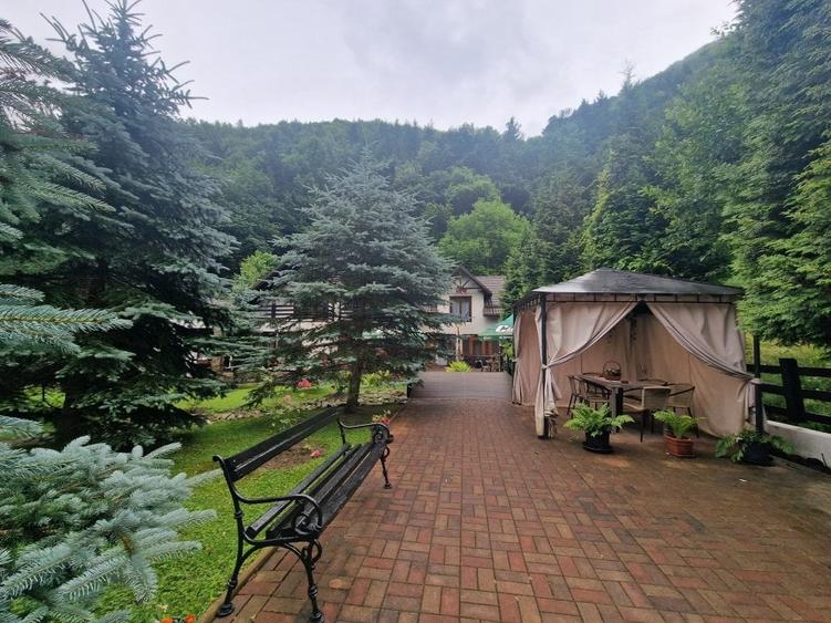 Complex Turistic - 900 mp utili -  teren 3000 mp - Piscina - zona turistica - 57