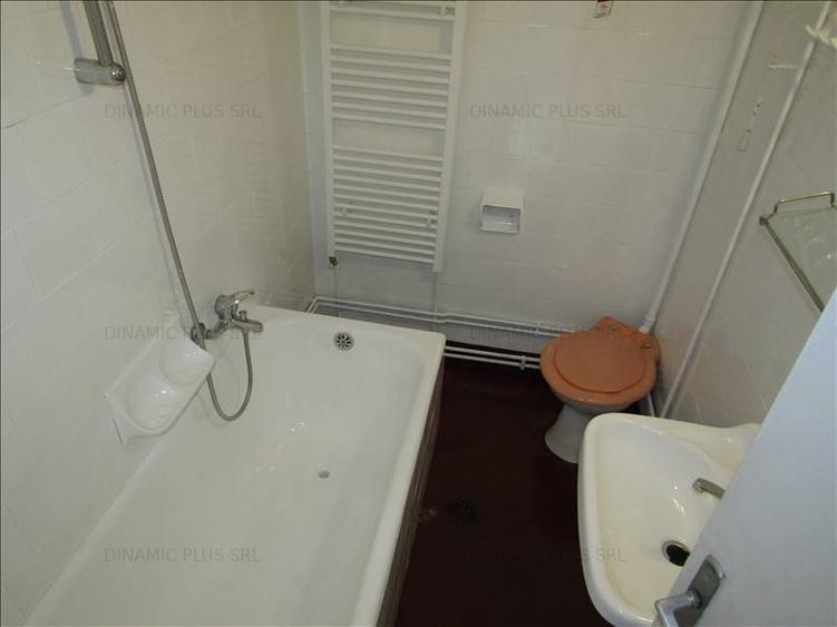 Camera de inchiriat unei studente - 8