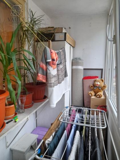 Apartament 4 camere  -Garaj de 17 ,25 mp-  5 minute metrou Romancierilor - 12