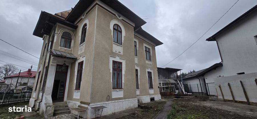 Casa/Vila 6 Camere | Zona Primariei | Targoviste | P+1 | 218 mp | 320. - 12
