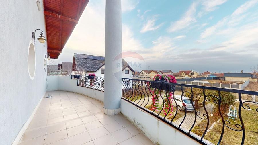 Casă/Vilă individuală | P+E+M | Teren 1075 mp | Cristian - 18