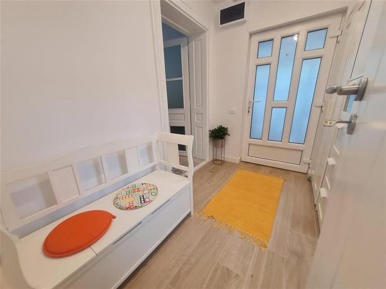 Casa, pe locatie centrala, imbinare apreciabila intre traditional si contemporan - 3