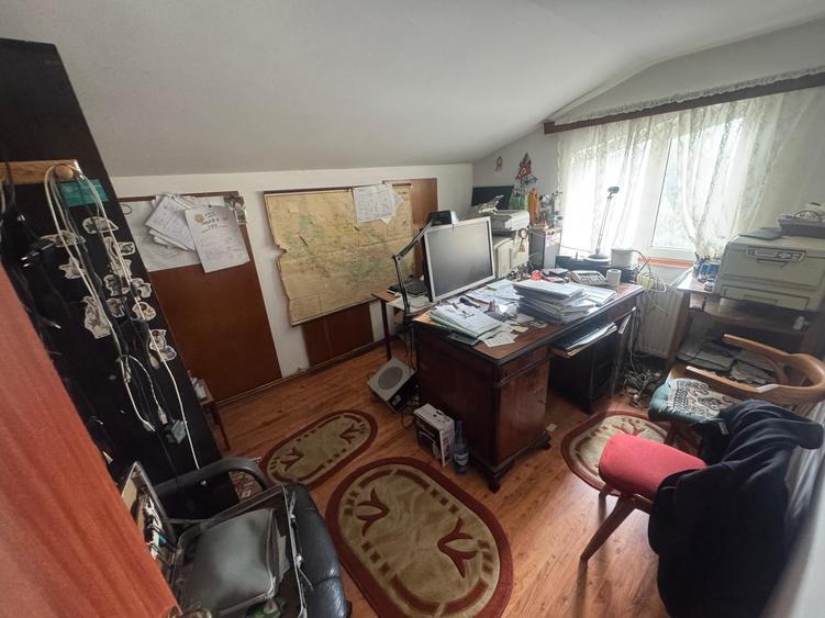 Valea Rediului ,vila tip duplex la strada principala , langa lac , libera - 9