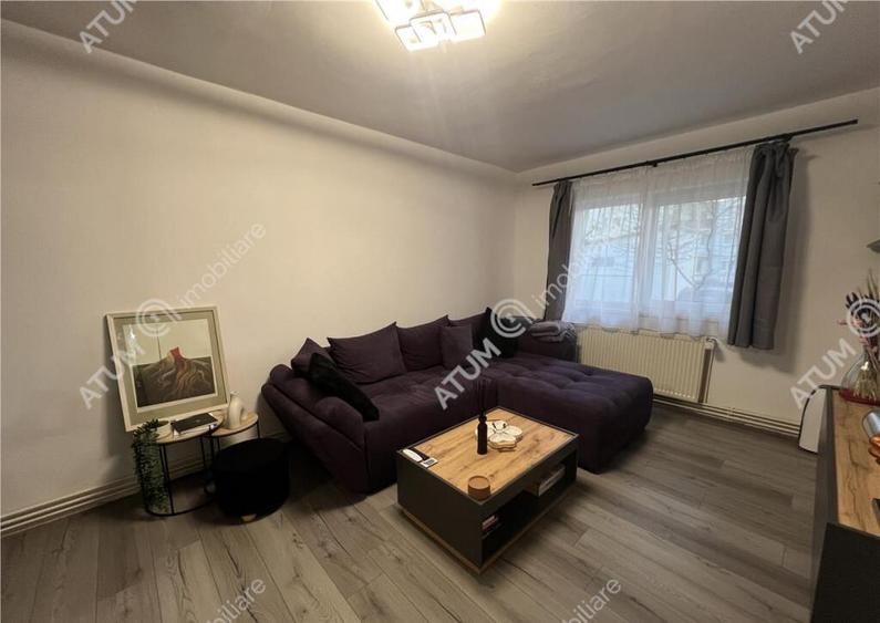 Apartament cu 3 camere decomandate si pivnita zona Valea Aur - 1
