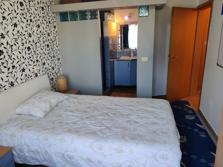 Apartament cu 4 camere decomandat, mobilat în Aradului