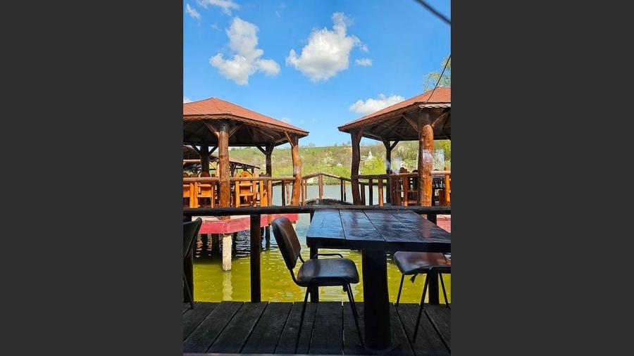 Pensiune cu lac privat și piscină – afacere la cheie în Neamț - 4