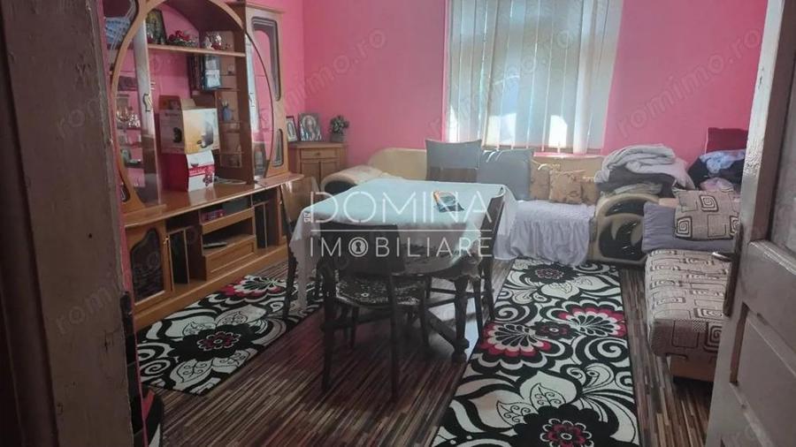 Vanzare proprietate, situata in Targu Jiu, strada Victoriei - zona peco MOL - 6