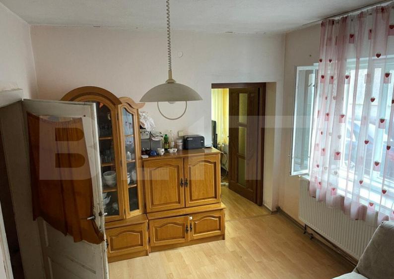 Casa de vanzare in suprafat utila de 100 mp si 1400 mp teren - 1