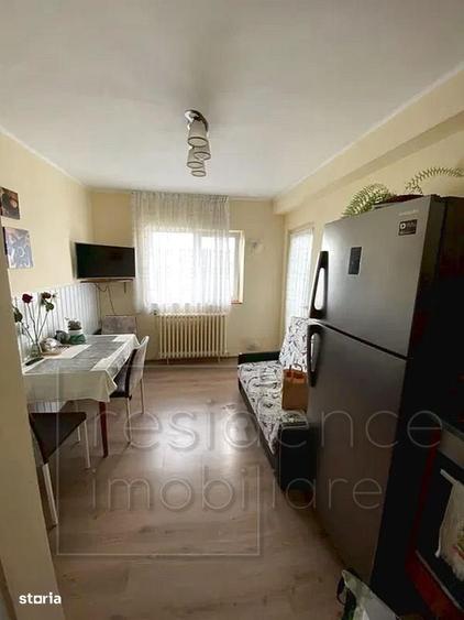 Apartament cu 3 camere decomandat în Zorilor