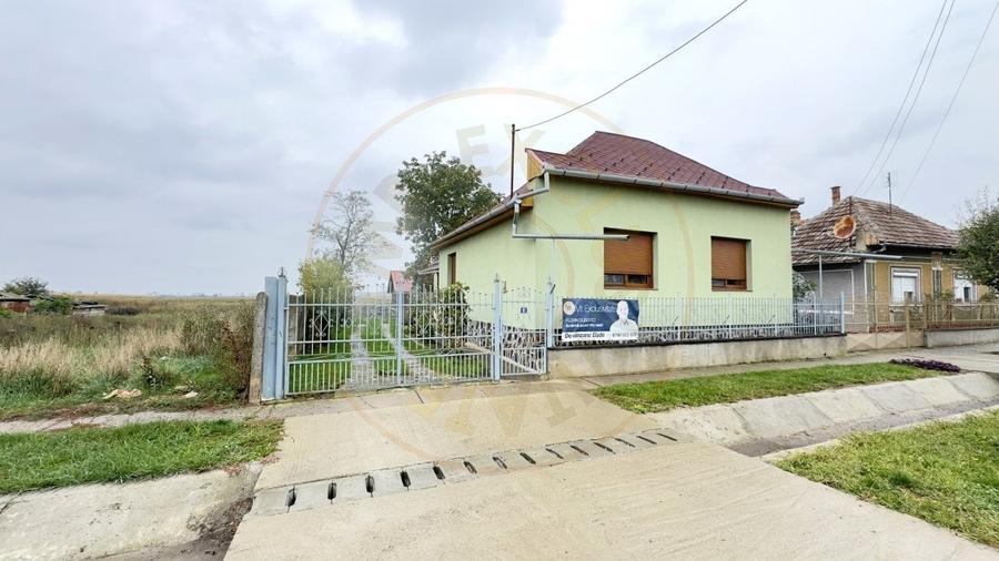 Casa 4 camere, Teren 3.405 mp Loc. Dindestiu Mic Jud. Satu Mare-Comision 0% - 1