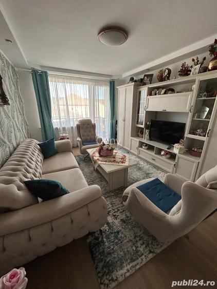 Apartament cu 3 camere cf 1 dec in centru in Medias