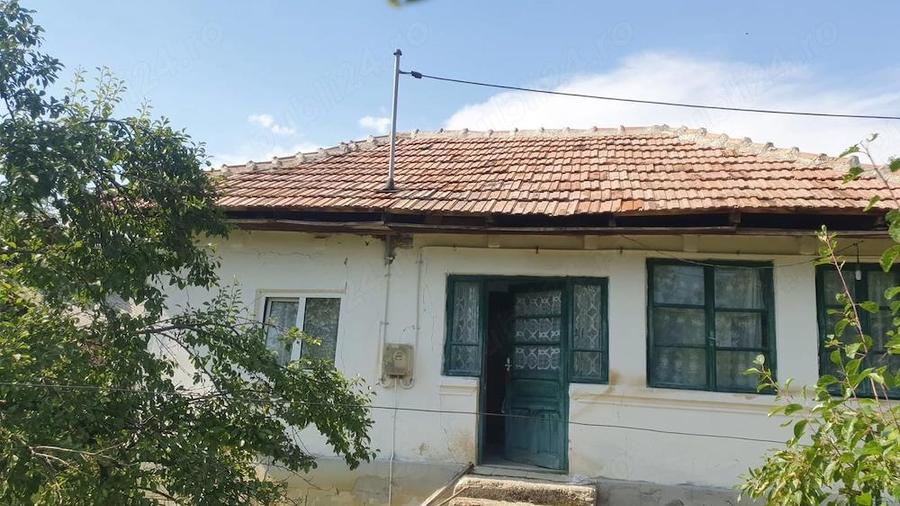 Vand casa la tara - 1