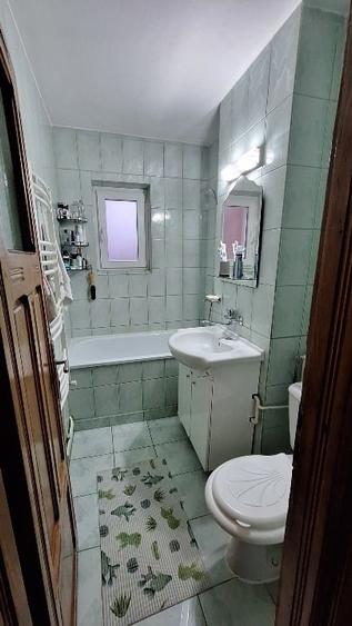 Vand apartament 2 camere, decomandat, zona Gârdu - 3