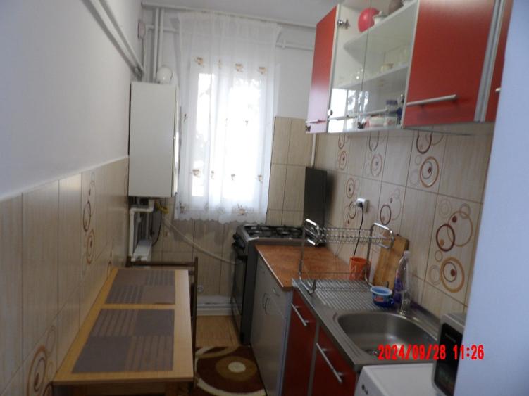 Apartament cu 2 camere nedecomandat, mobilat în Casa de Cultură