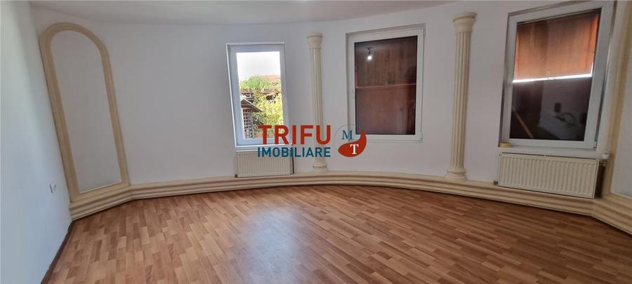 Casă individuală cu 4 camere cu Garaj în Micești