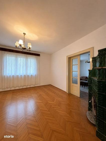 Casă cu 3 camere în Central