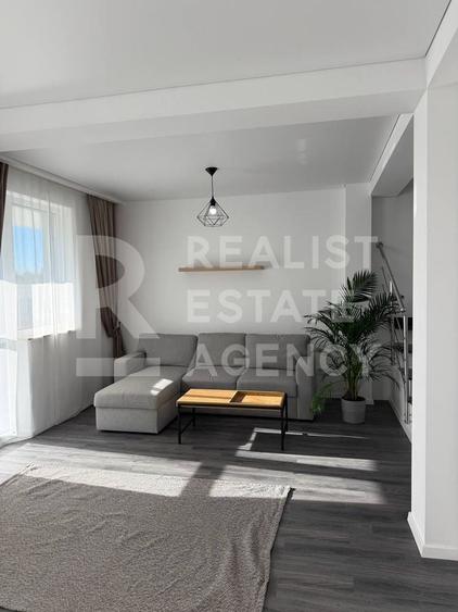 Duplex cu 4 camere cu Canalizare în Exterior Nord