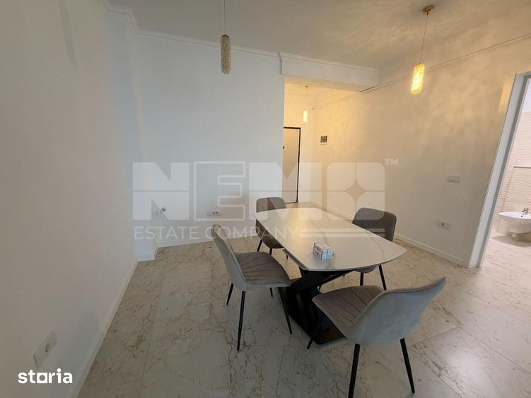 Apartament cu 3 camere semidecomandat în Central