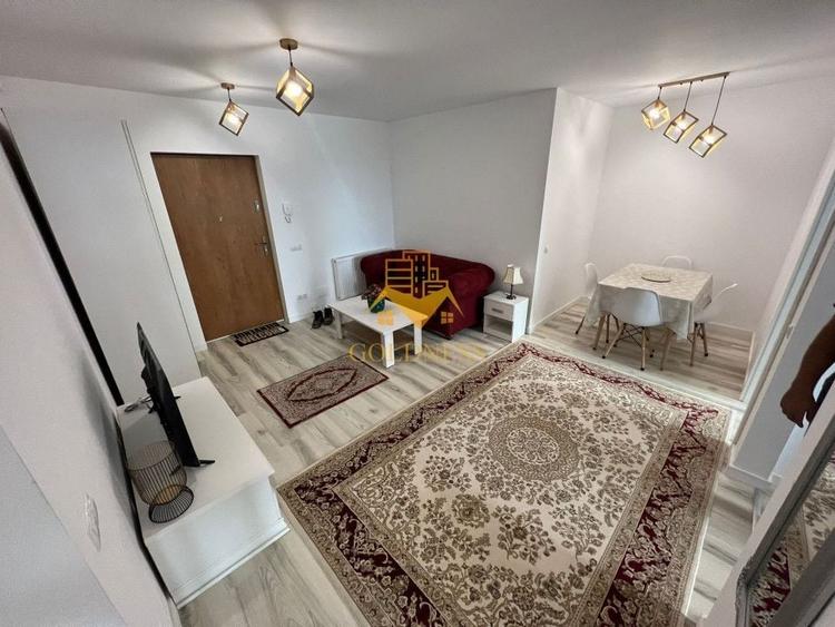 Apartament cu 3 camere semidecomandat, mobilat în Zorilor