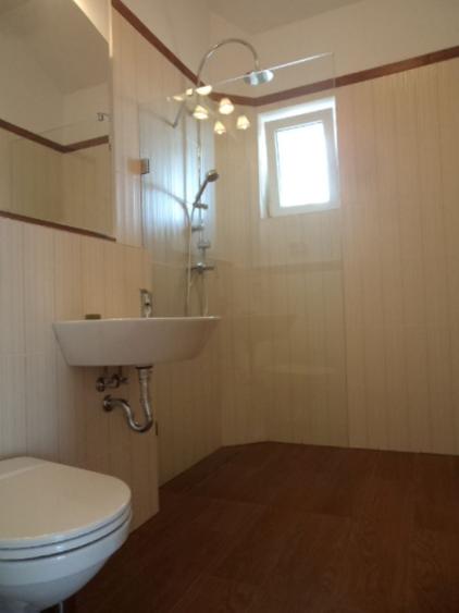 Apartament cu 3 camere decomandat în Calea Dumbrăvii