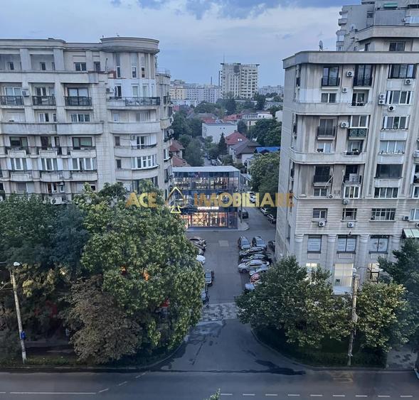 Apartament cu 2 camere decomandat, mobilat în Decebal