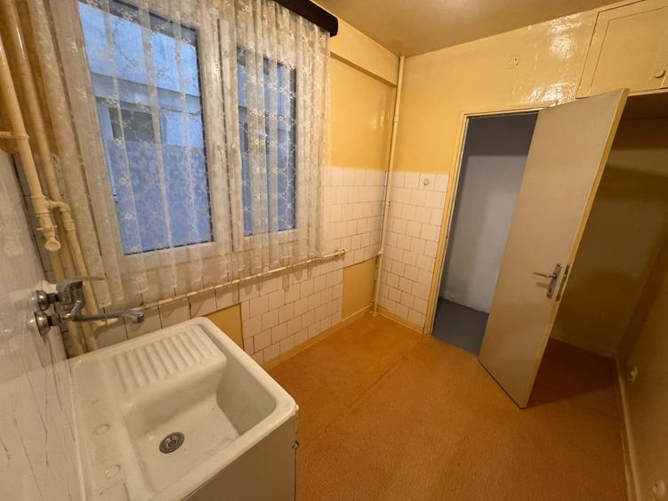 Apartament cu 2 camere decomandat în Eroii Revoluției