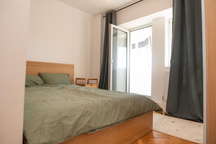Apartament cu 3 camere decomandat în Exterior Vest