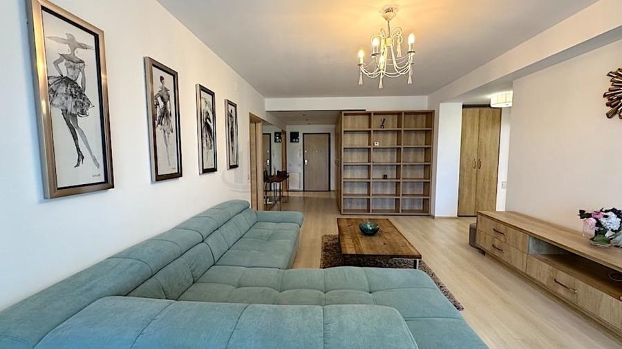 Apartament cu 3 camere semidecomandat, mobilat în Iancu Nicolae