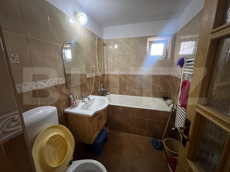 Apartament cu 4 camere decomandat în Central
