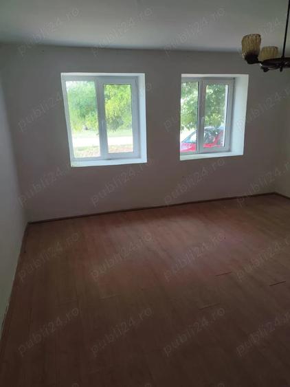 Casă cu 3 camere în Cenei