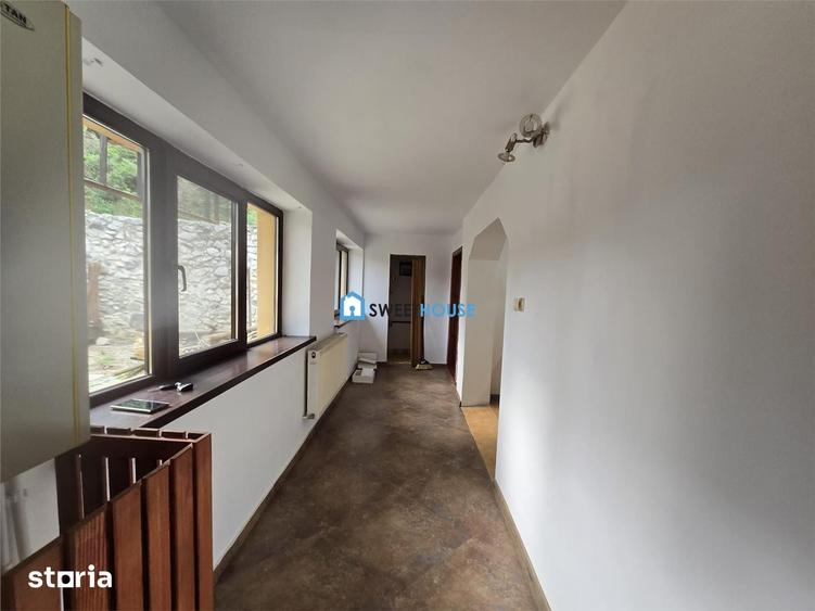 Casă cu 4 camere cu Teren 210 Mp în Central